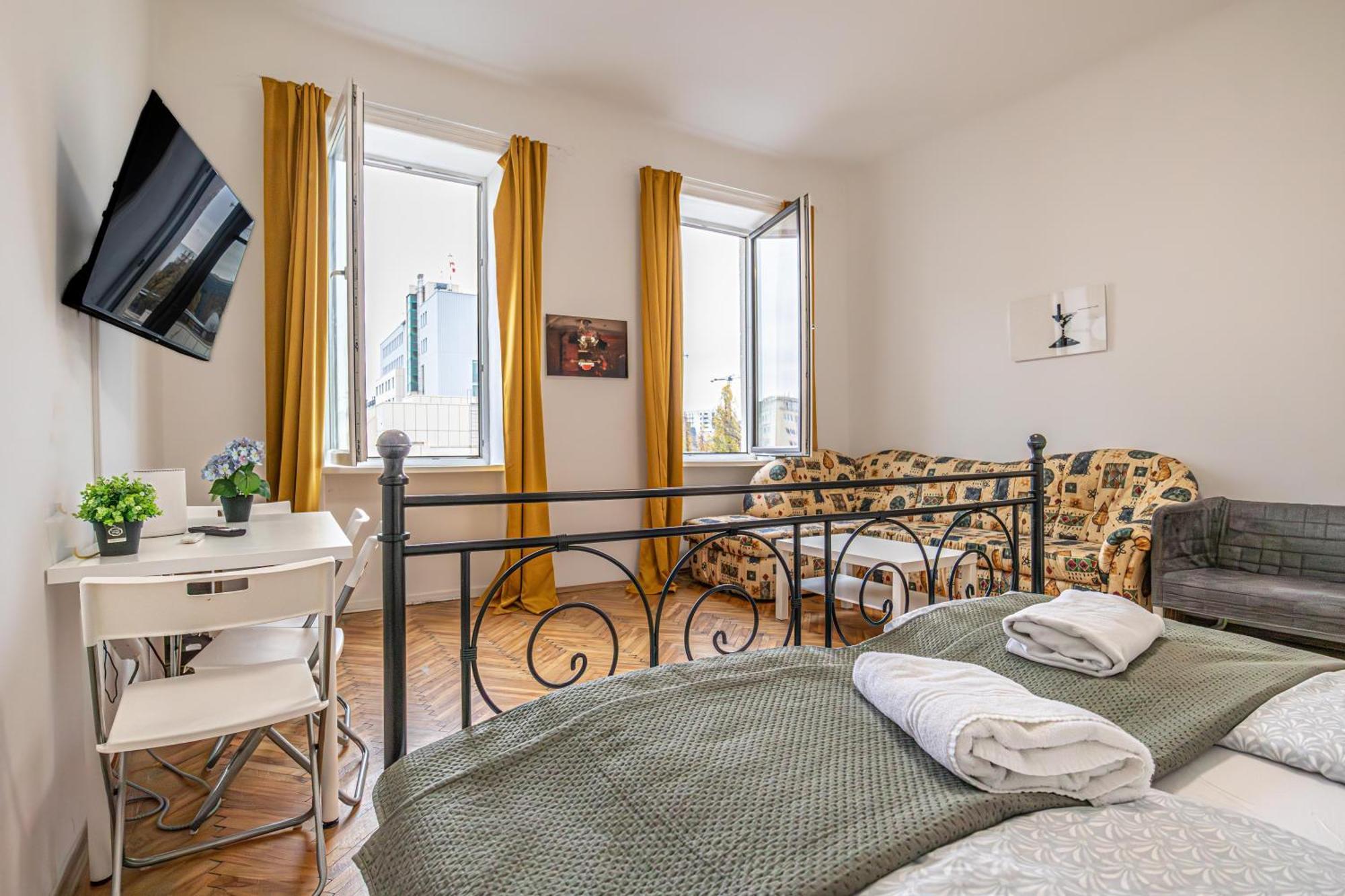Superb 2br Very Spacious At The Millenium Tower Wien